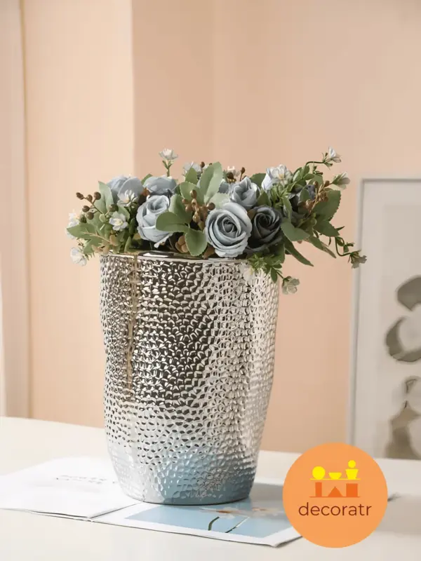 Ваза керамическая для цветов рельефная серебристая 27см