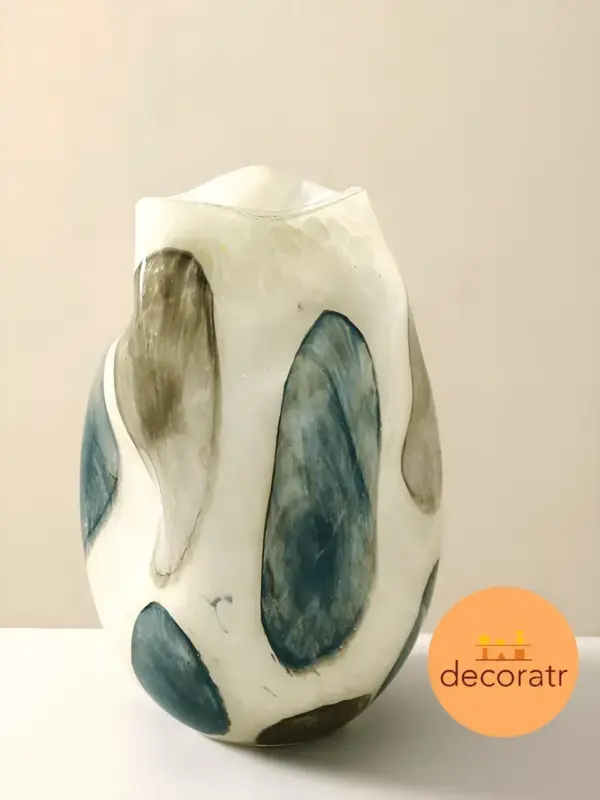 Ваза стеклянная интерьерная для цветов белая 26 см