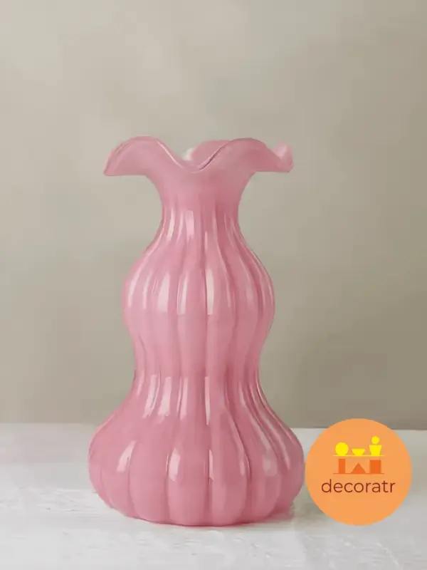 Ваза стеклянная для цветов розовая рифленая 29 см