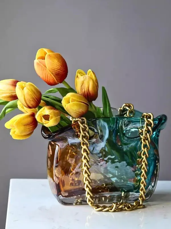 Ваза стеклянная для цветов и сухоцветов