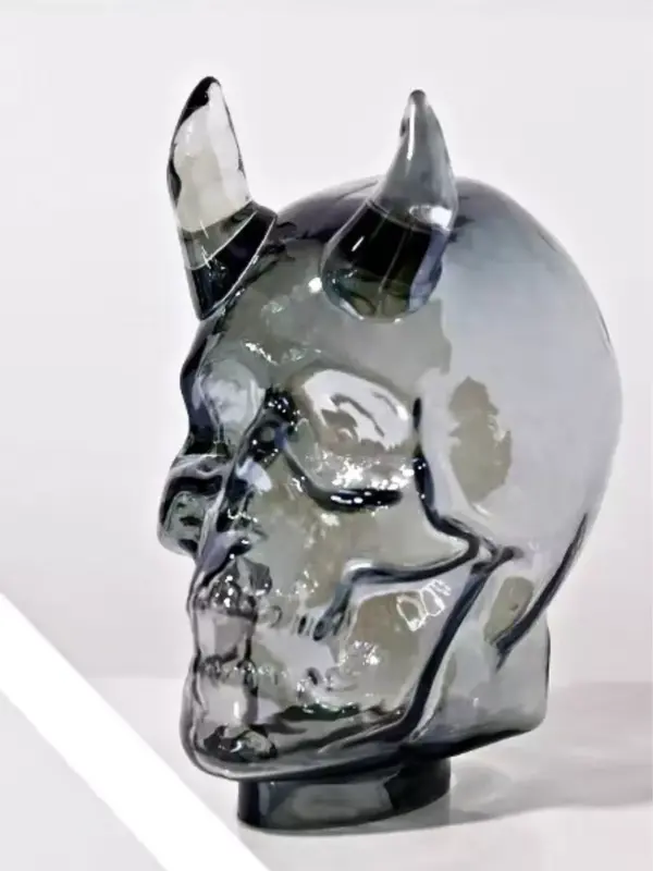 Статуэтка стеклянная череп декоративная для дома 23 см