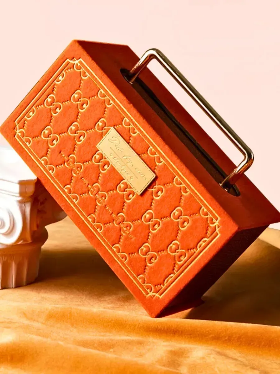 Подарочная коробка прямоугольная для подарков — изображение 2