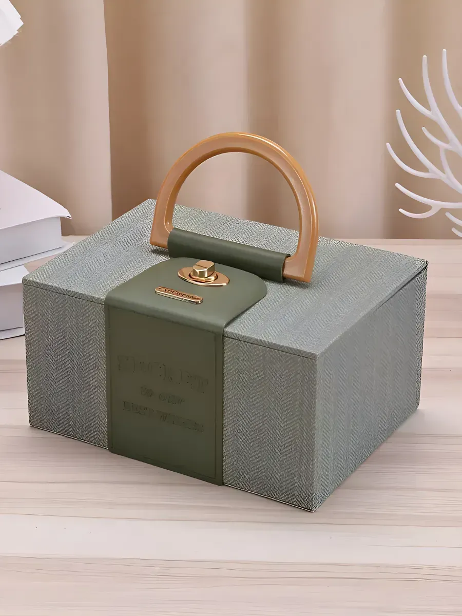 Подарочная коробка прямоугольная для подарков — изображение 2