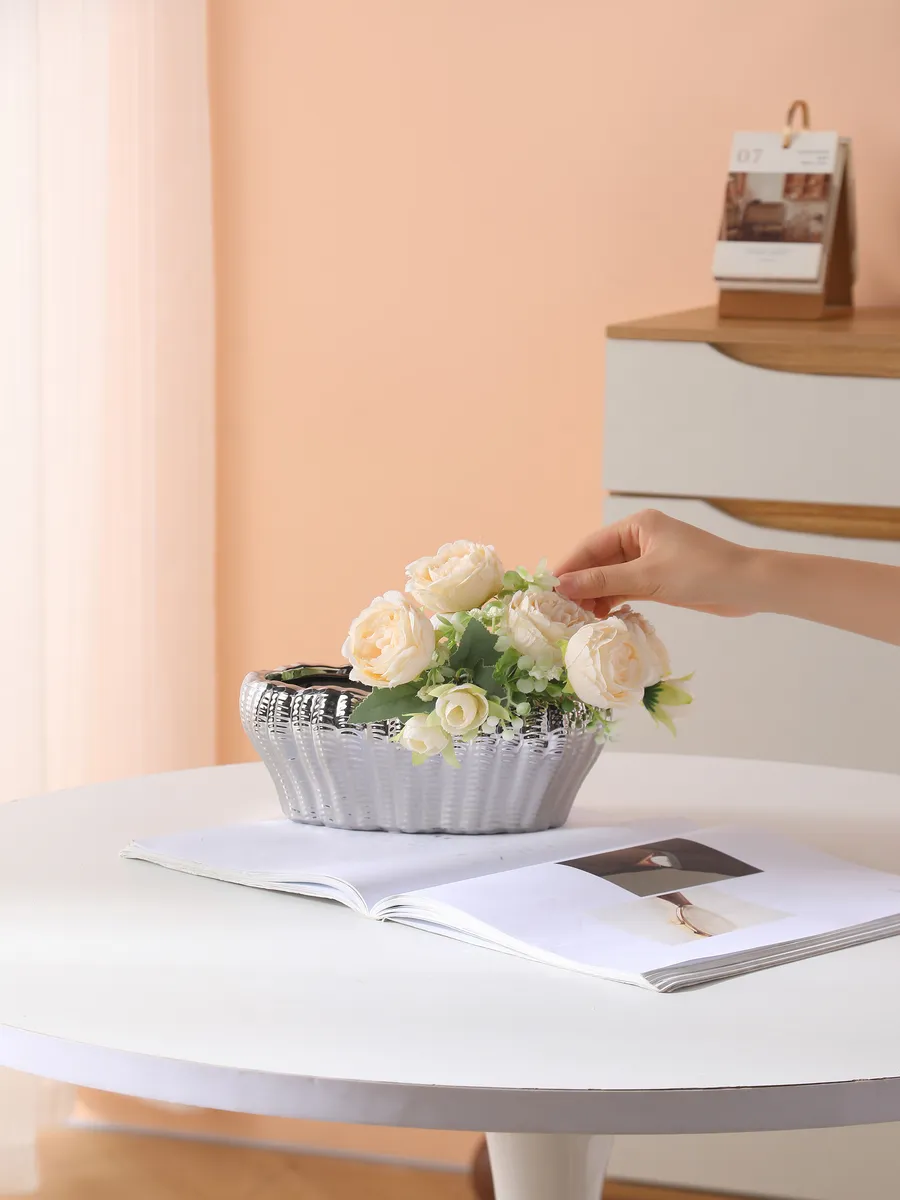 Ваза керамическая для цветов серебристая 9,5 см — изображение 3