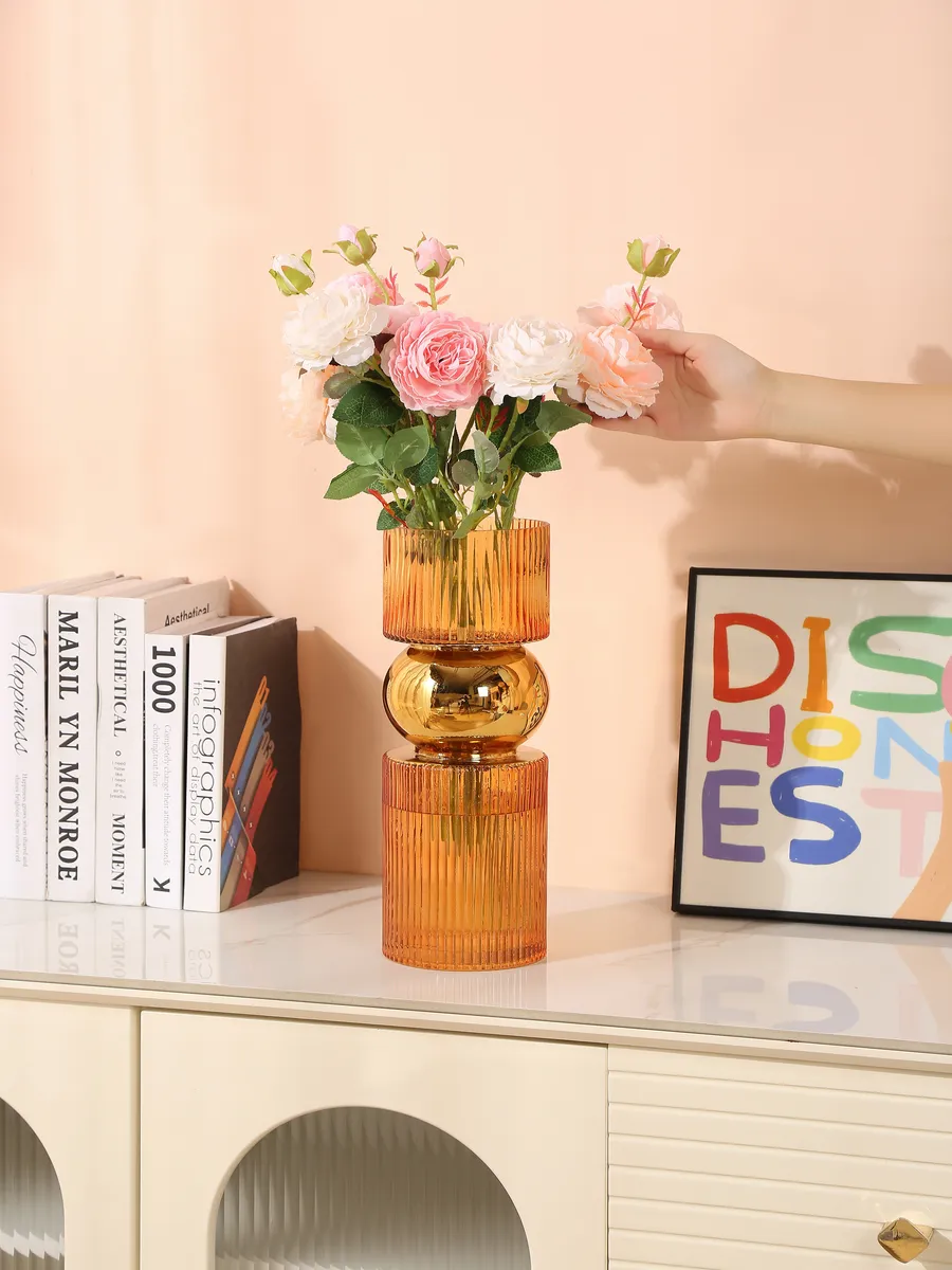 Ваза стеклянная интерьерная для цветов янтарная 35см — изображение 3