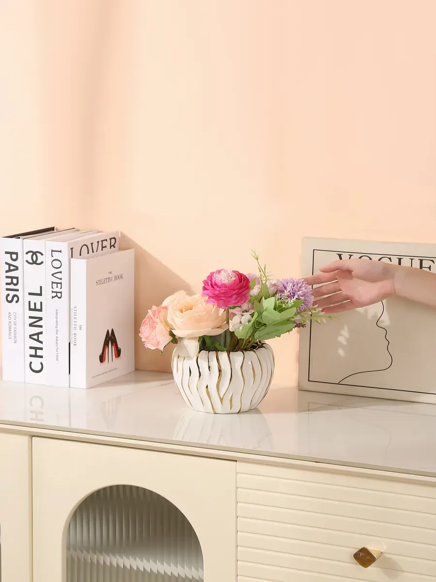 Ваза керамическая для цветов белая с золотом 12 см — изображение 3