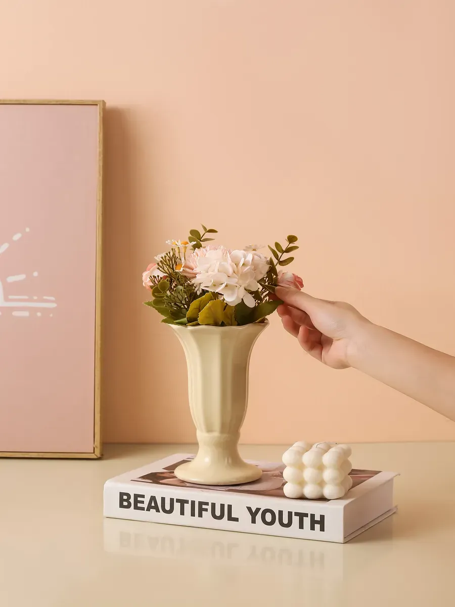 Ваза керамическая для цветов кремовая декоративная 19 см — изображение 4