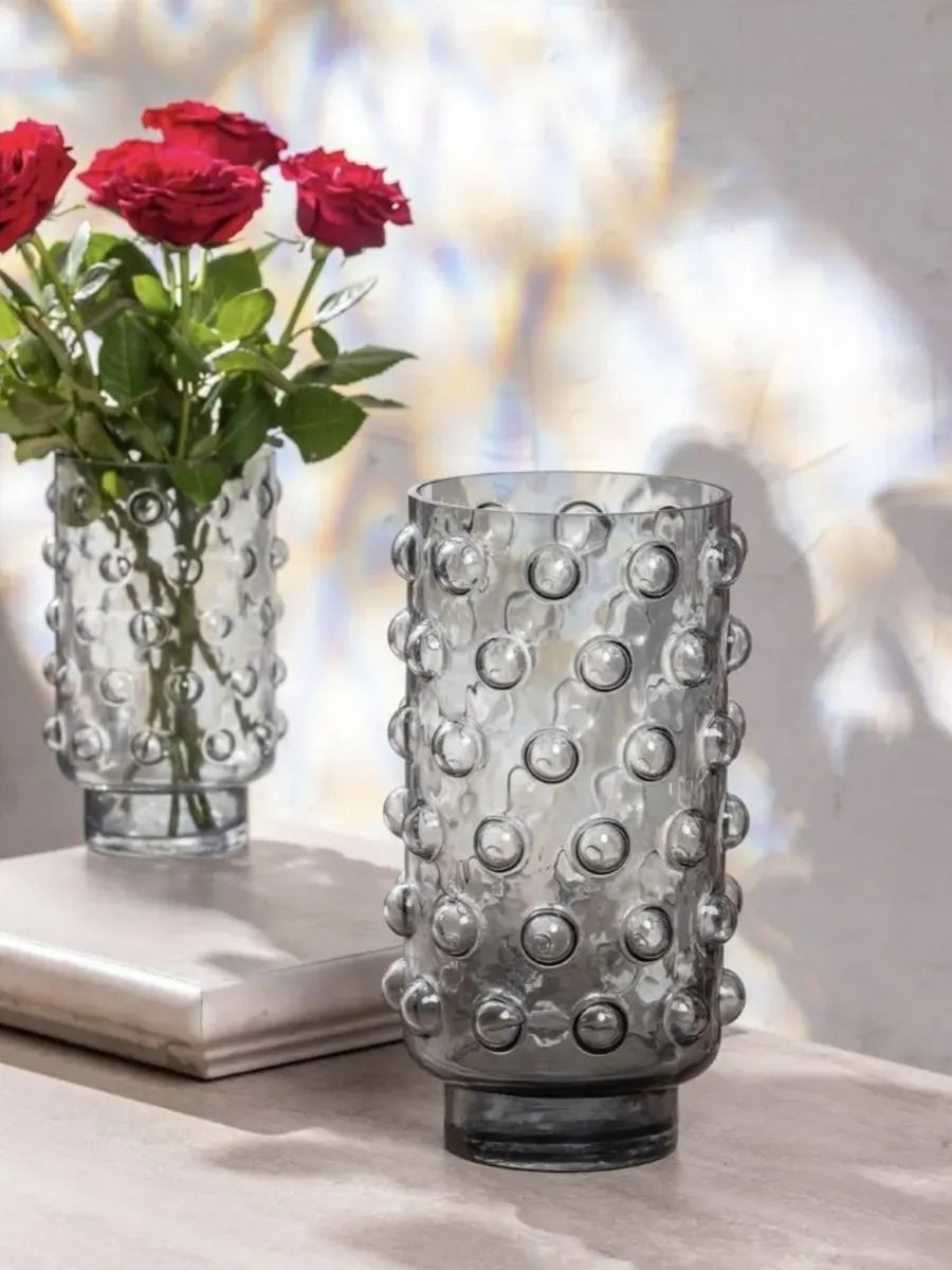 Ваза стеклянная интерьерная для цветов прозрачная 23 см — изображение 4